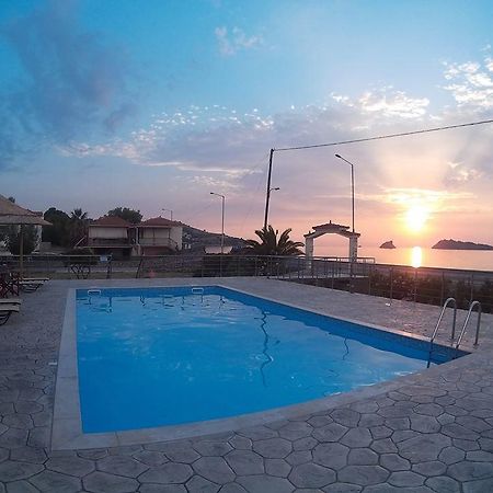 Villa Vicky Петра Екстериор снимка